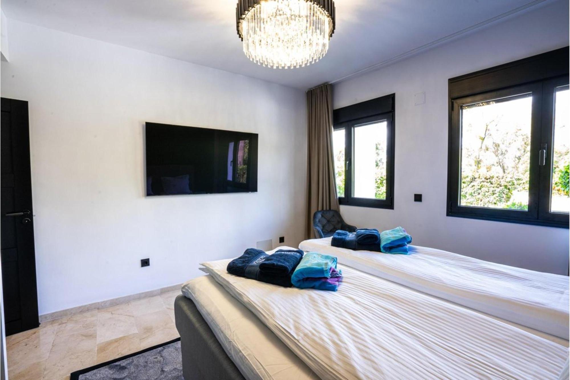 Villa New Zacaluca Pool Sauna & Gym - Happy Rentals Marbella Buitenkant foto